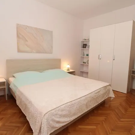 Apartment Pag 13060a Pag Town